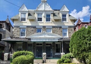 Building Photo - 2213 W Tioga St
