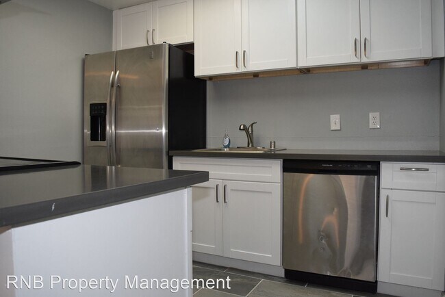 Building Photo - 2 br, 1 bath House - 6505 Hillsdale Blvd