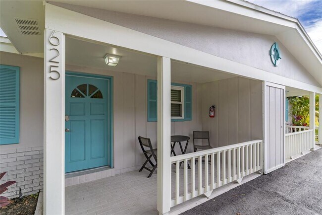 Foto del edificio - 623 Lyndhurst St