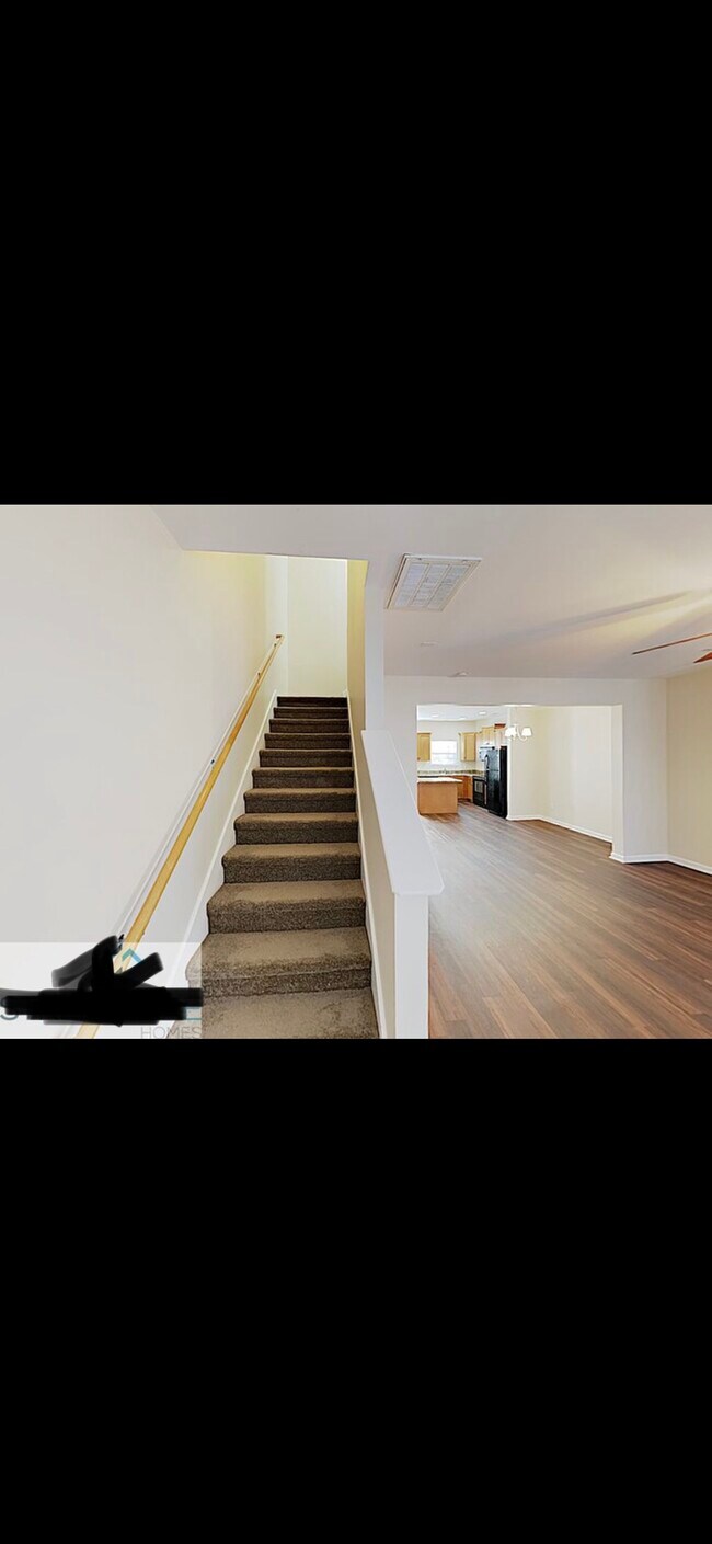 Stairs - 391 Tapestry Pl