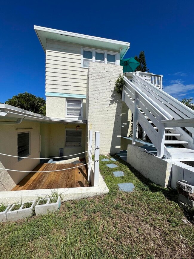 Building Photo - 1140 Hernando St