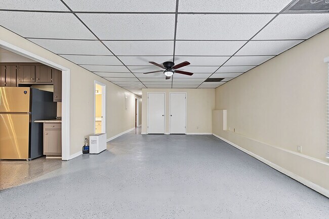 Foto del edificio - 129a McWhirter Pl