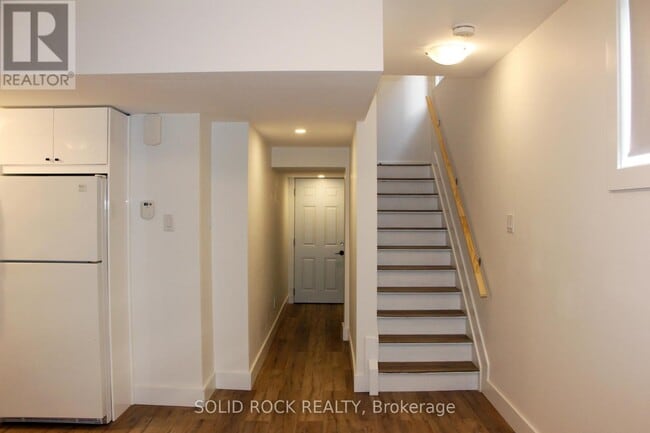 Photo du bâtiment - 846 Alpine Ave