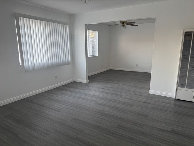 Foto del edificio - 9006 Painter Ave