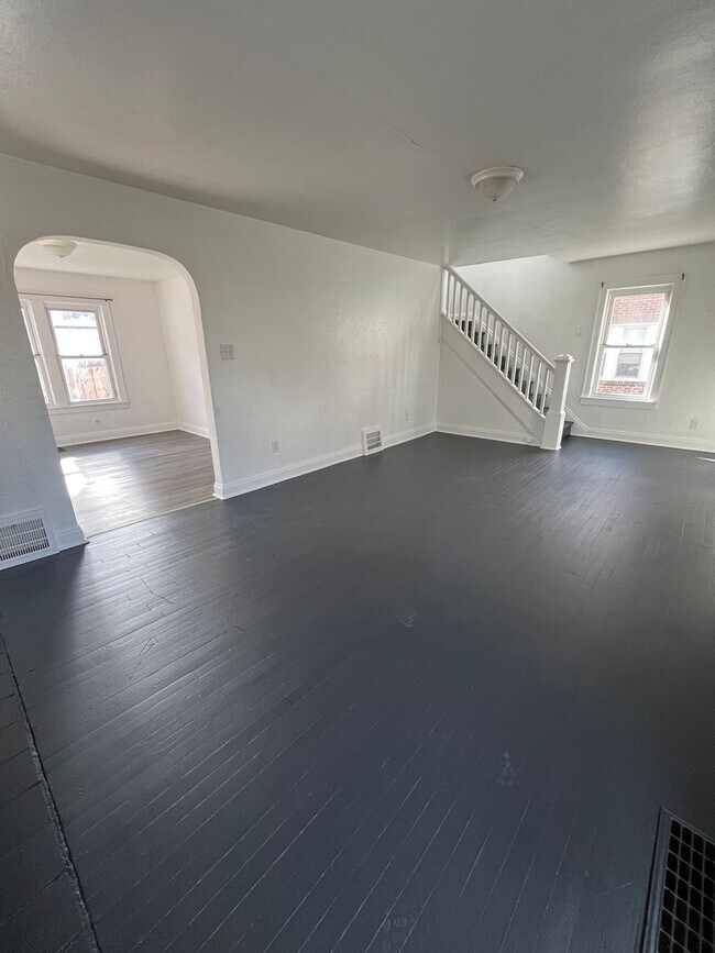 Foto del edificio - Three Bedroom Single Family House