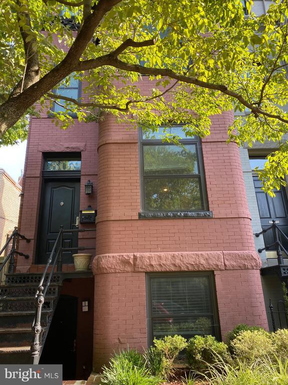 Building Photo - 807 A St SE