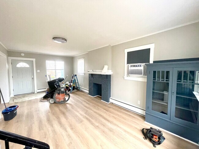 Foto del edificio - 1301 Straka St