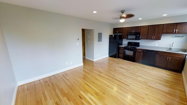 Building Photo - 3126 Guilford Ave