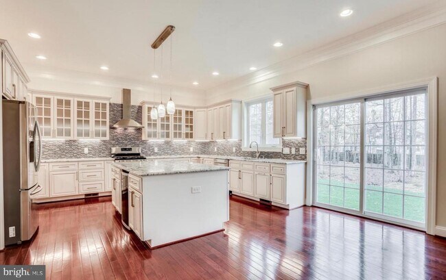 Foto del edificio - 5811 Colchester Rd