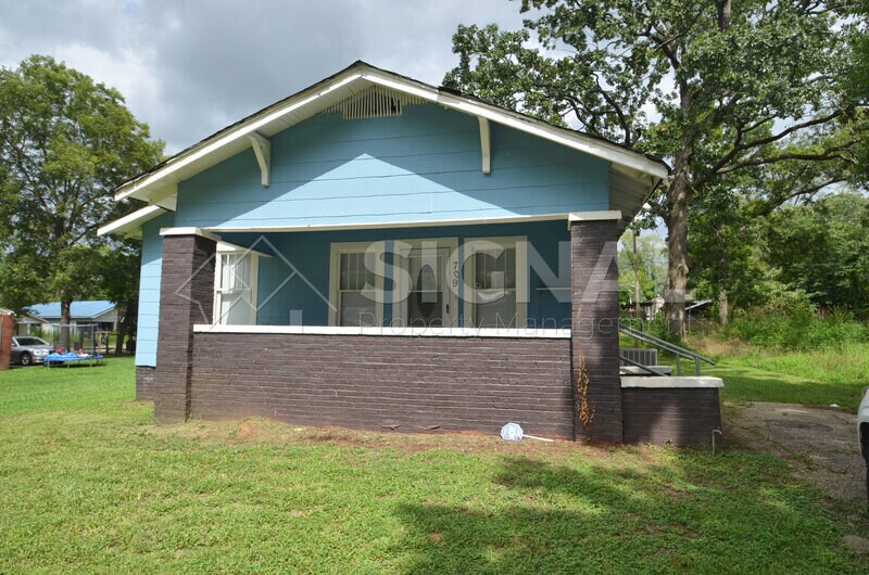 Foto principal - 709 30th St SW