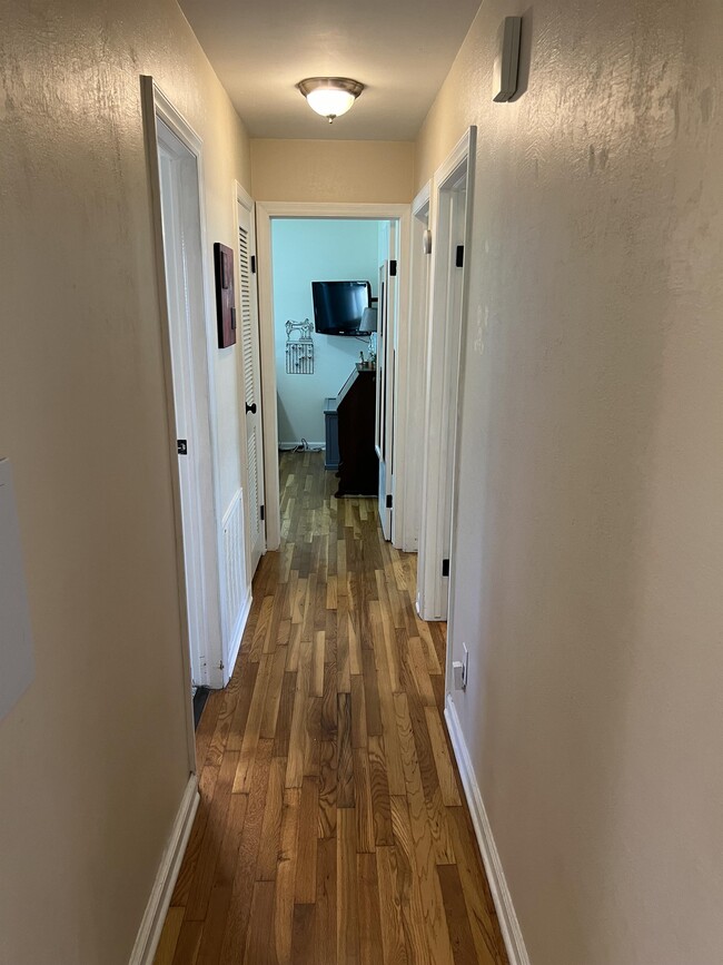 Building Photo - 601 E McKissock St