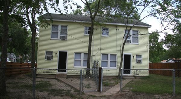 Building Photo - 814 Banks St