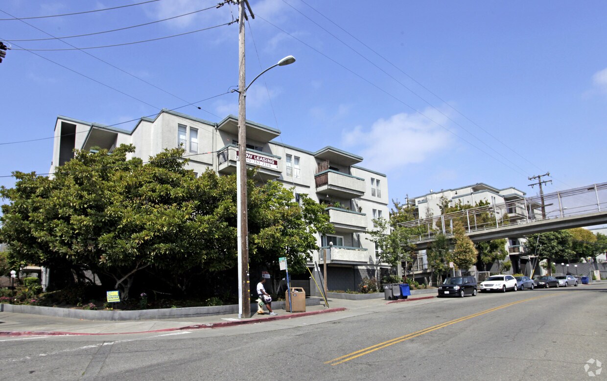 Grand Lake Terrace Apartments Oakland, CA