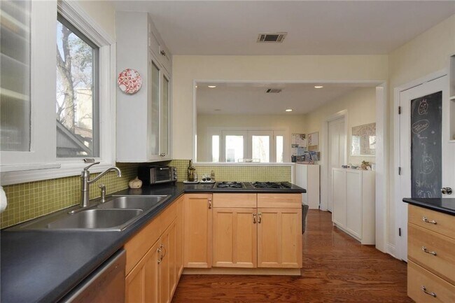 Foto del edificio - 4412 Barrow Ave