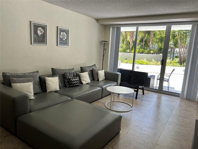 Foto del edificio - 1500 Bay Rd