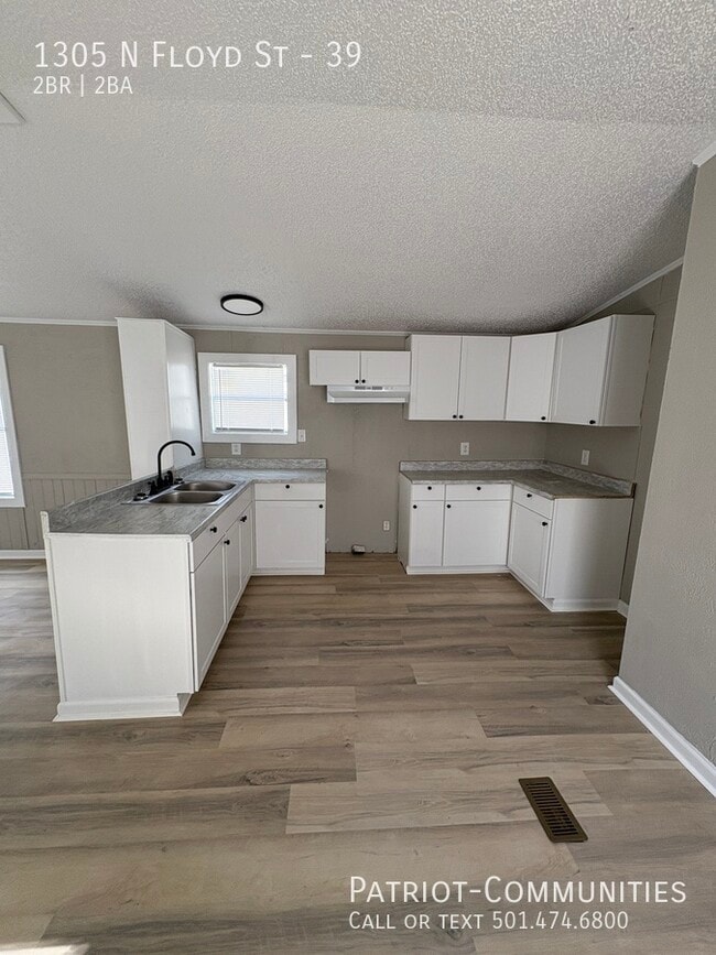 Foto del edificio - 1305 N Floyd St