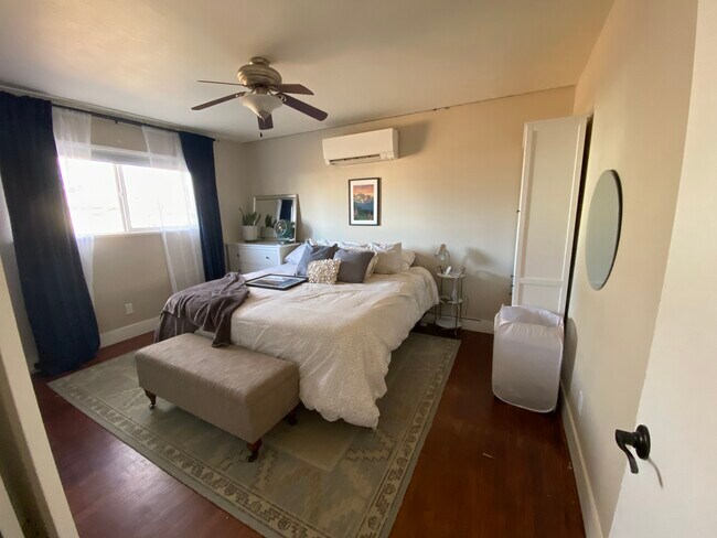 Foto del edificio - 1261 NE Dempsey Dr