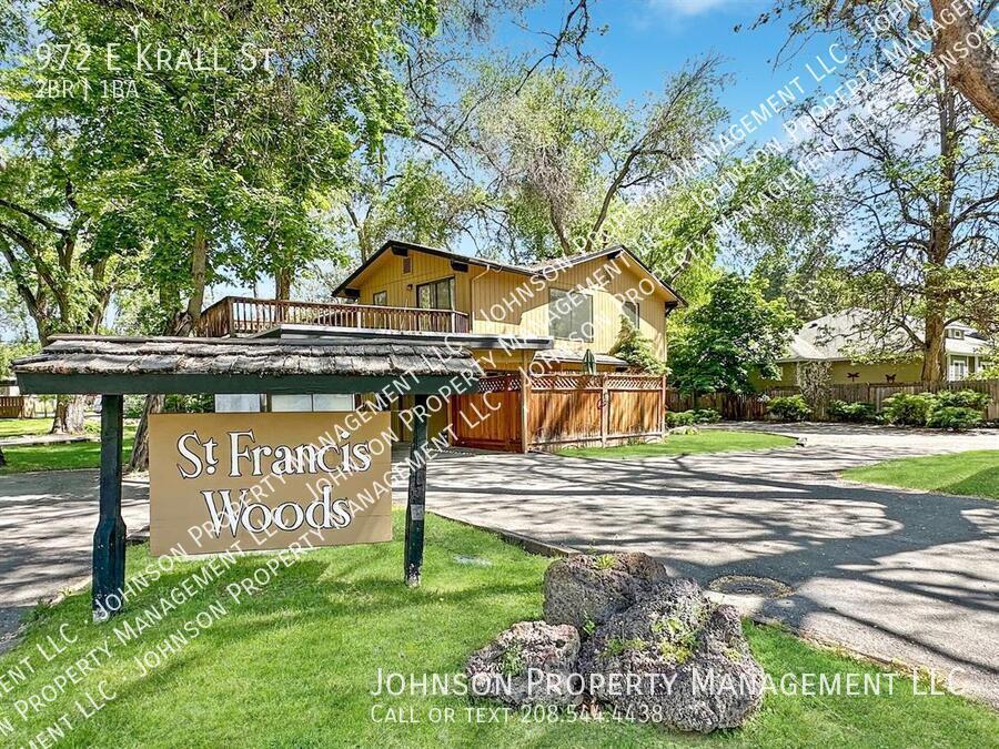 Primary Photo - 972 E Krall St