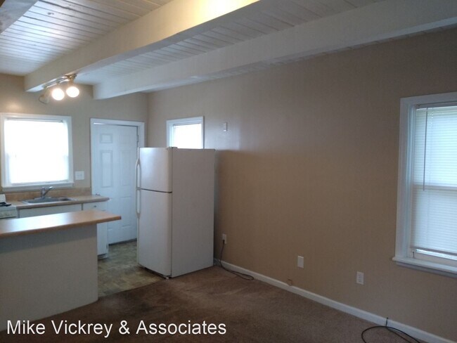 Building Photo - 601 Tisdale St