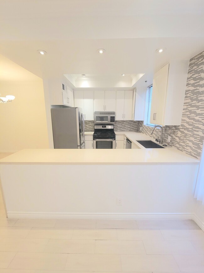 Foto del edificio - 1826 Overland Ave