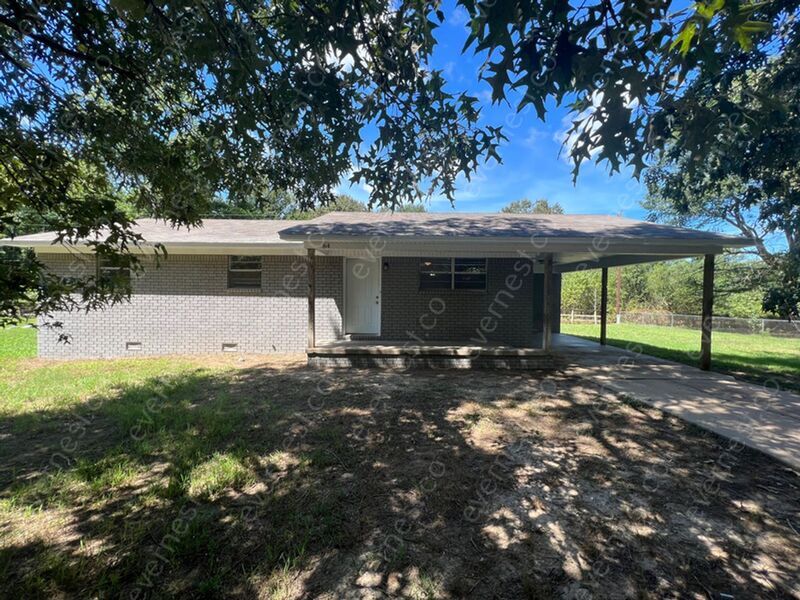 Foto principal - 84 Henry Ln