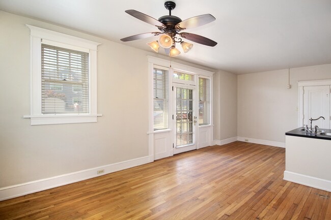 Foto del edificio - Cherokee Arms