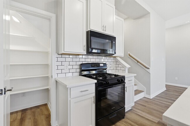 Foto del edificio - 208 Clark Rd