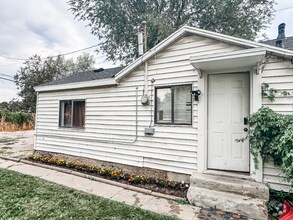 Building Photo - 1376 W 600 S