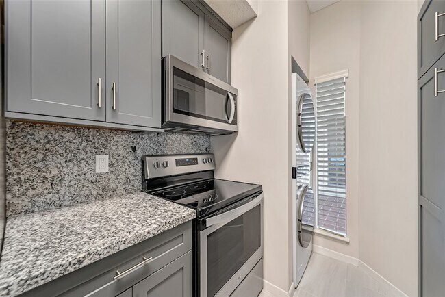 Building Photo - 3317 Golden Trails Dr