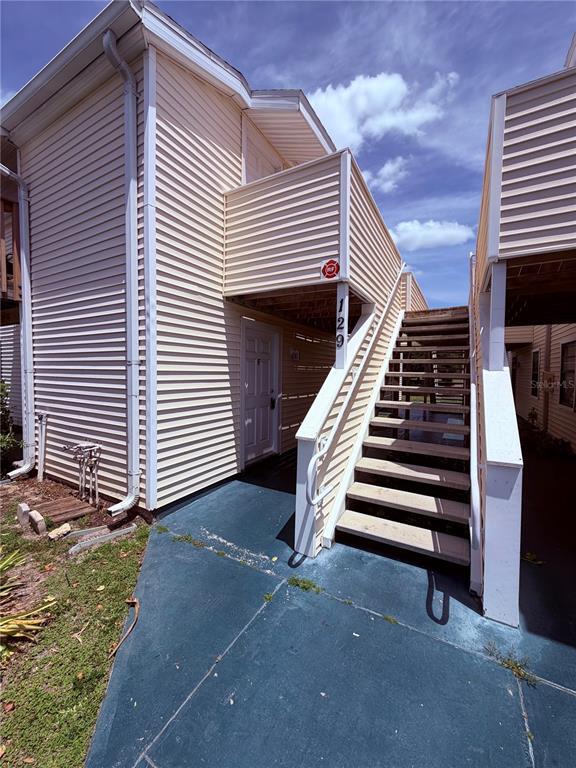 Foto del edificio - 129 Camphor Cir