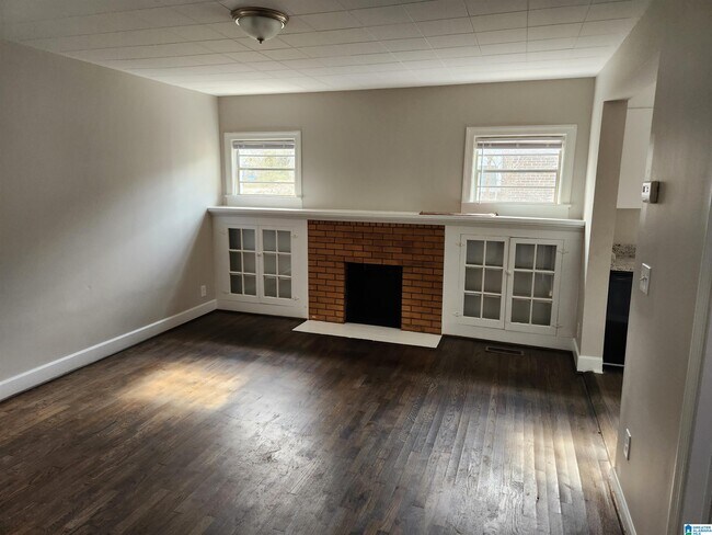Building Photo - 801 Woodward Rd