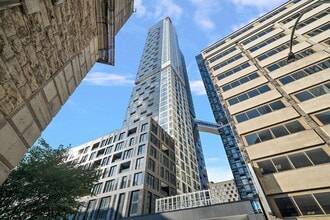 Building Photo - 1245 Rue de Bleury
