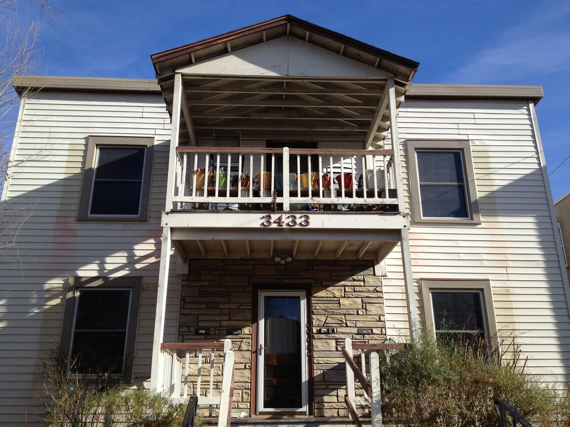 Building Photo - 3433 Bryant Ave S
