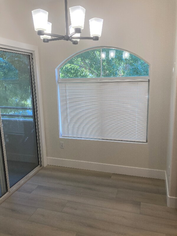 Foto del edificio - 1420 Red Crest Ln