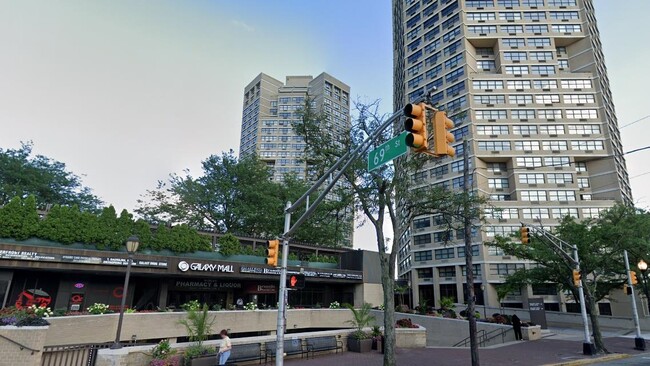 Foto del edificio - 7002 JFK Blvd E