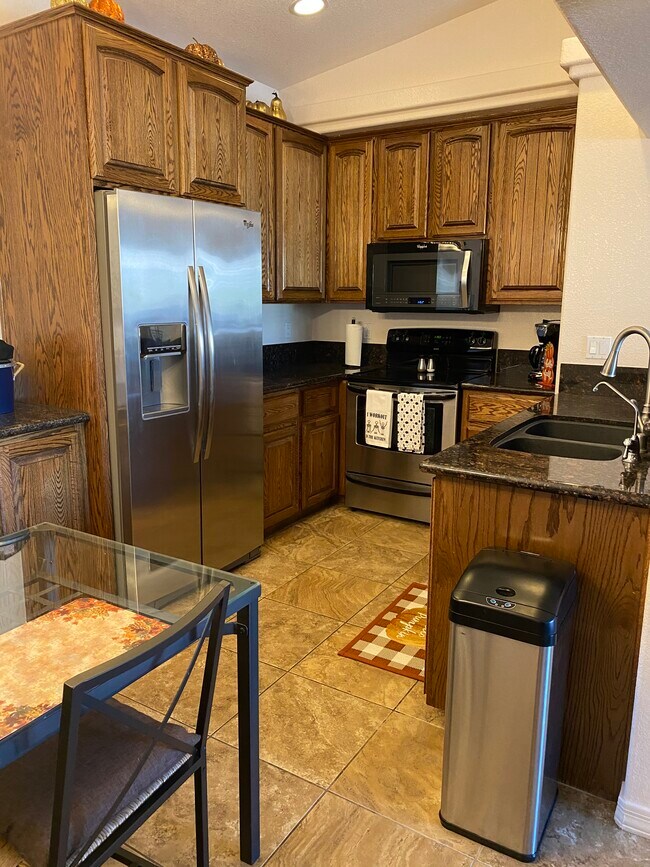 Building Photo - 470 Acoma Blvd S