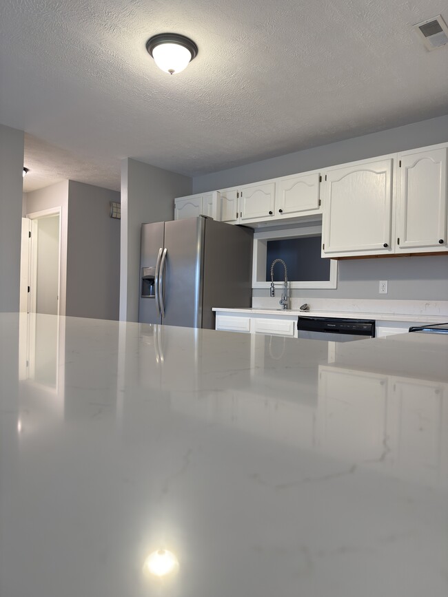 Building Photo - 113 Rystan Pl