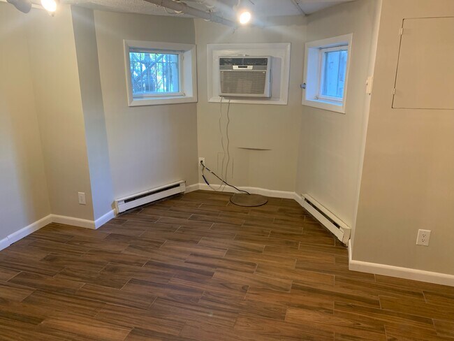 Bedroom - 1006 S St NW