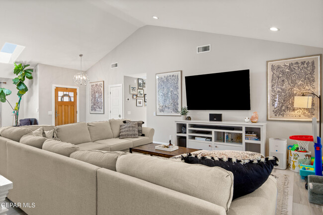 Building Photo - 6544 Brisa Del Mar Dr