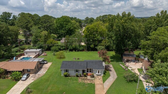 Foto del edificio - 2017 Shady Ln Dr NW
