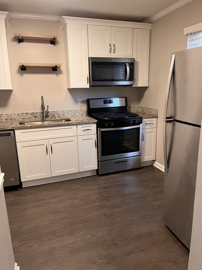 Foto del edificio - 1799 Timber Valley Way SE