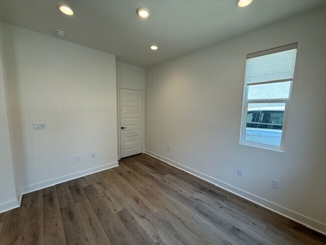 Foto del edificio - Brand New Construction in Rancho Mission V...