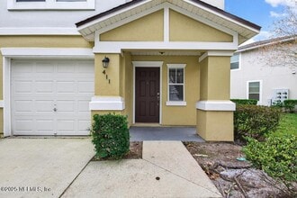 Building Photo - 411 Walnut Dr