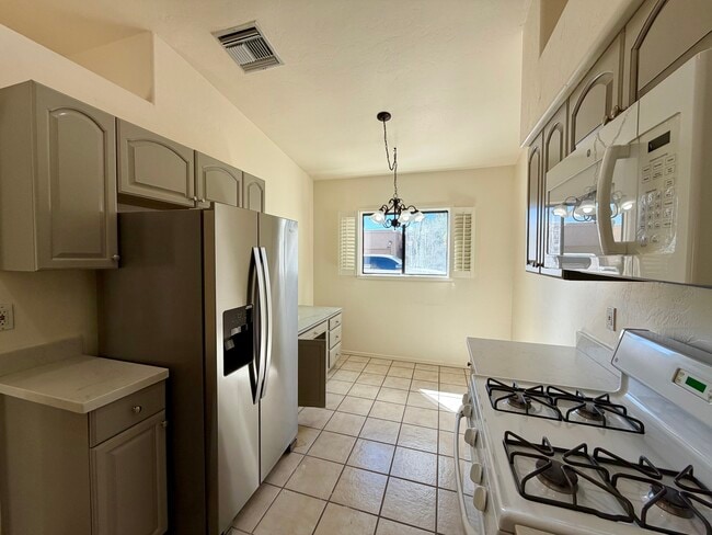 Foto del edificio - 328 W Santa Barbara