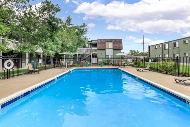 Building Photo - Green Mountain Apartments