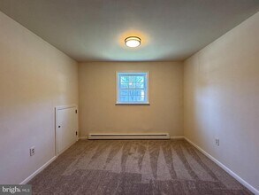 Building Photo - 7 Orchard Hills Dr