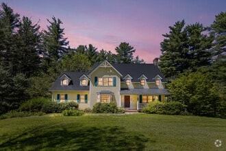 Building Photo - 160 Woodland Mead