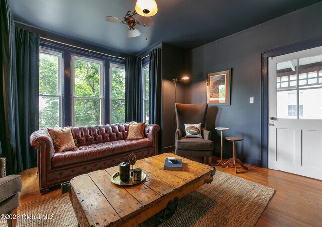Foto del edificio - 9 Green Ridge Pl