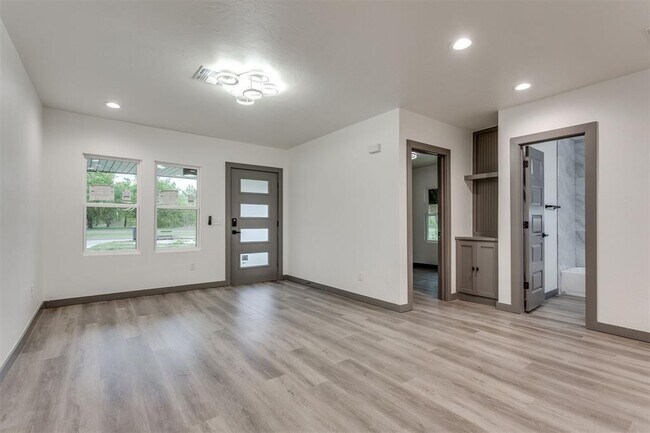 Foto del edificio - 1139 NE Grand Blvd