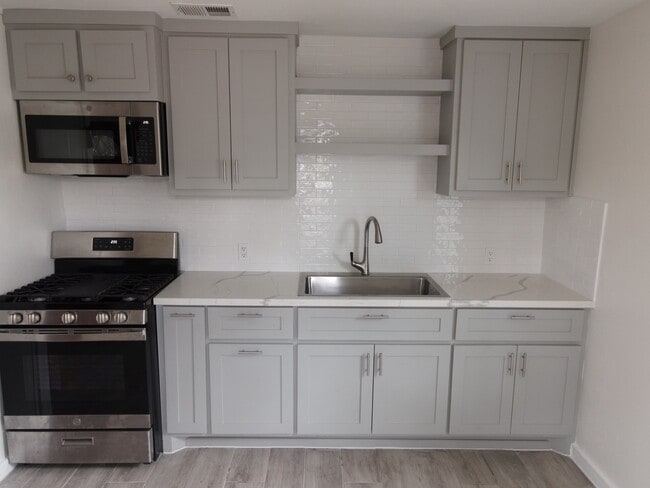 Foto del edificio - 2530 Halsey St
